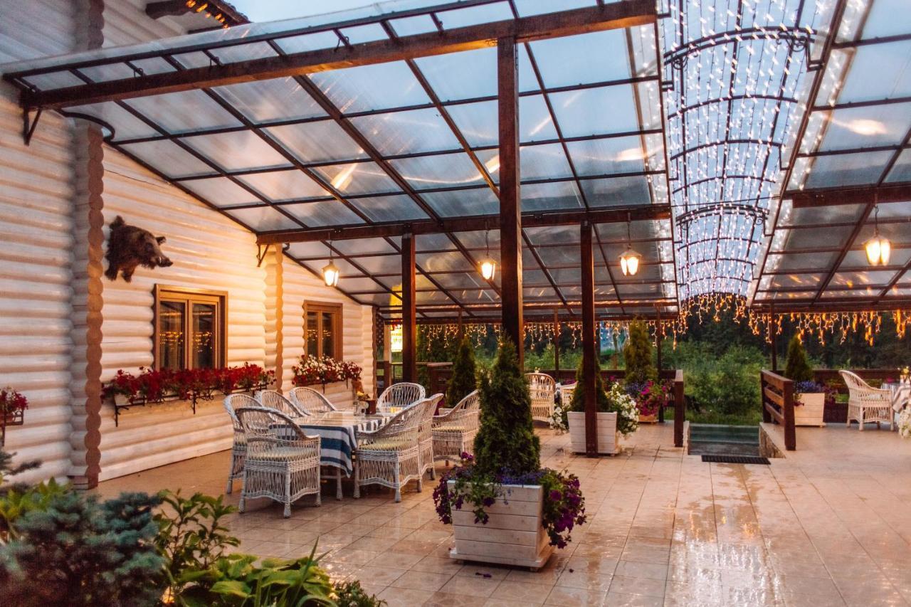 Hotel Vedmezhyi Dvir 부코벨 외부 사진