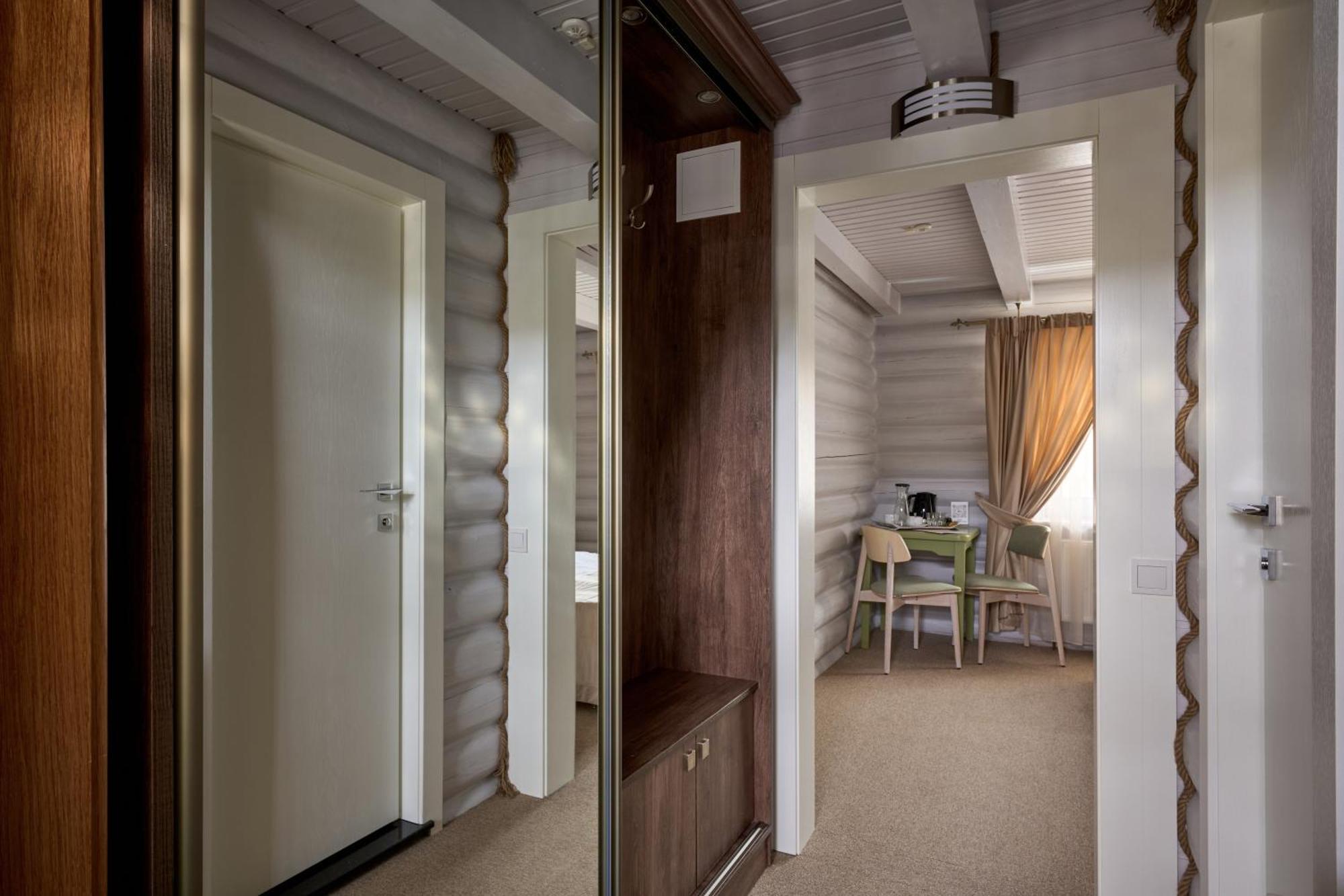 Hotel Vedmezhyi Dvir 부코벨 외부 사진