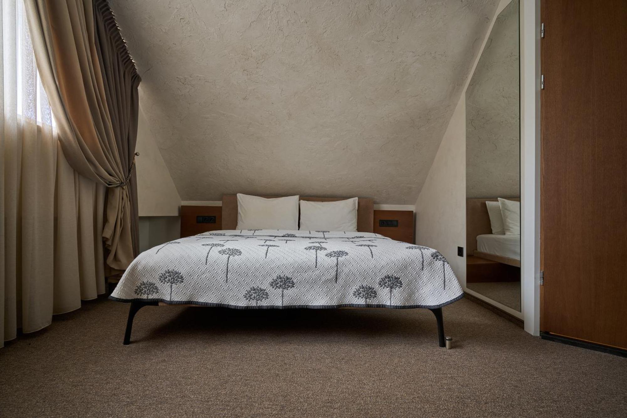 Hotel Vedmezhyi Dvir 부코벨 외부 사진