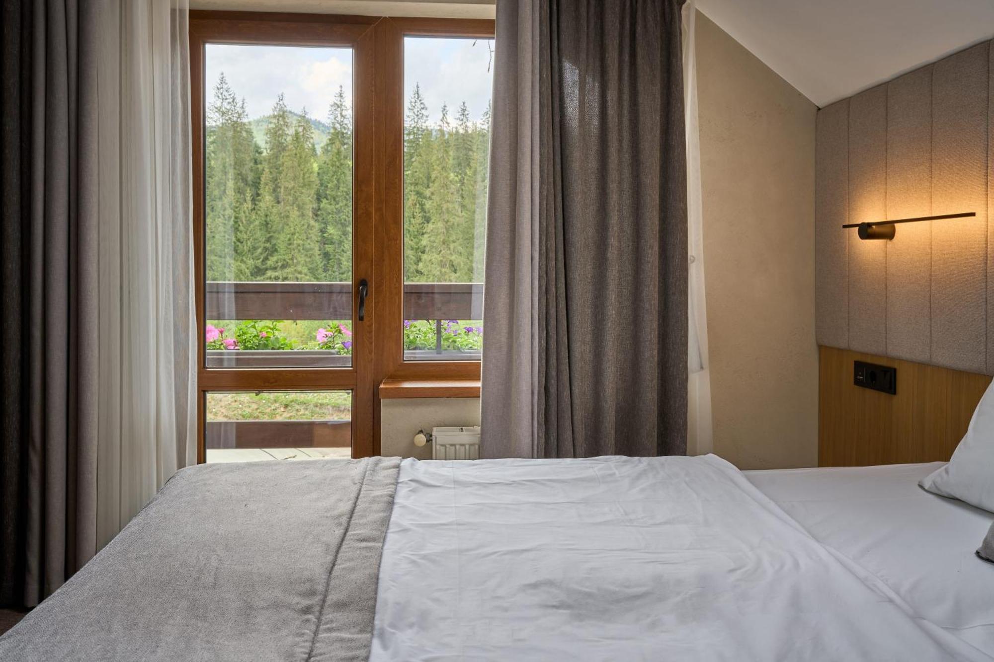 Hotel Vedmezhyi Dvir 부코벨 외부 사진